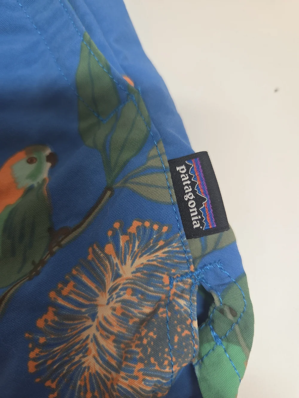 Patagonia Barely Baggies Bird - Picture 3 of 4